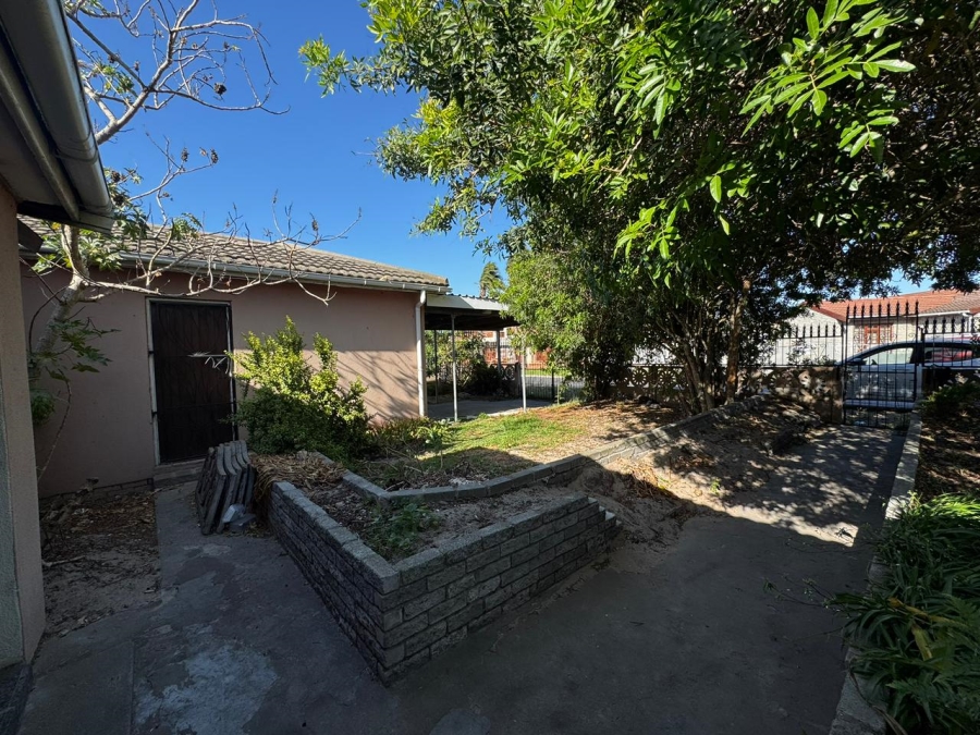 4 Bedroom Property for Sale in Rosedale Western Cape